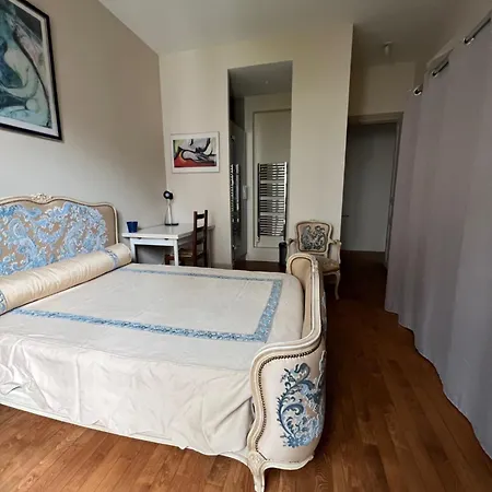 Hyper Centre ,jolie Climatisee Avec Parking Securise Gratuit Quarto em Acomodações Particulares