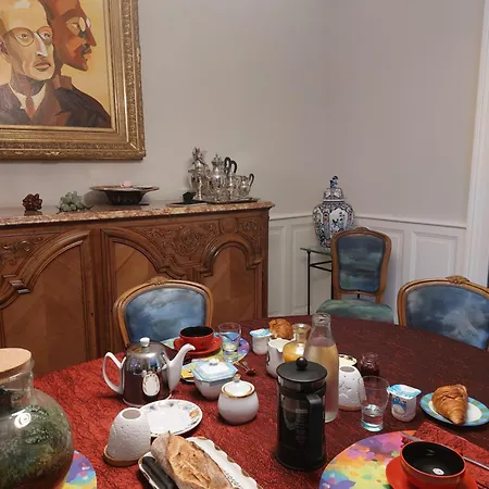 Homestay Hyper Centre ,jolie Climatisee Avec Parking Securise Gratuit *