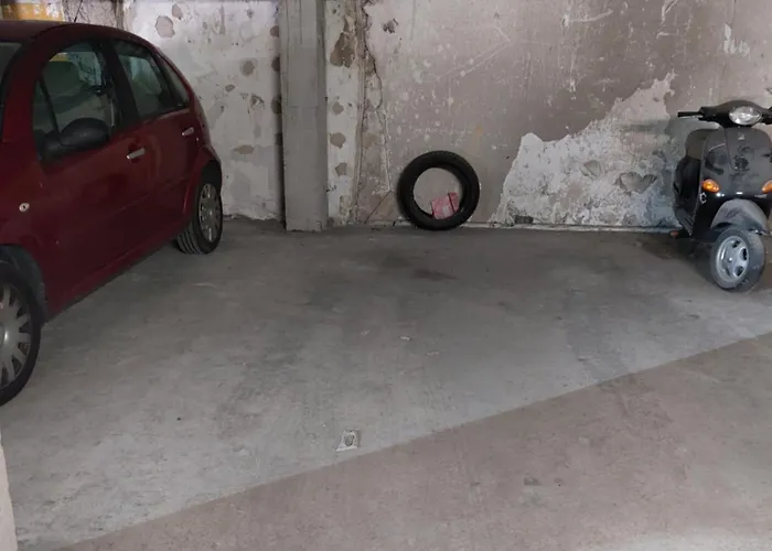 Hyper Centre ,jolie Climatisee Avec Parking Securise Gratuit Homestay Clermont-Ferrand